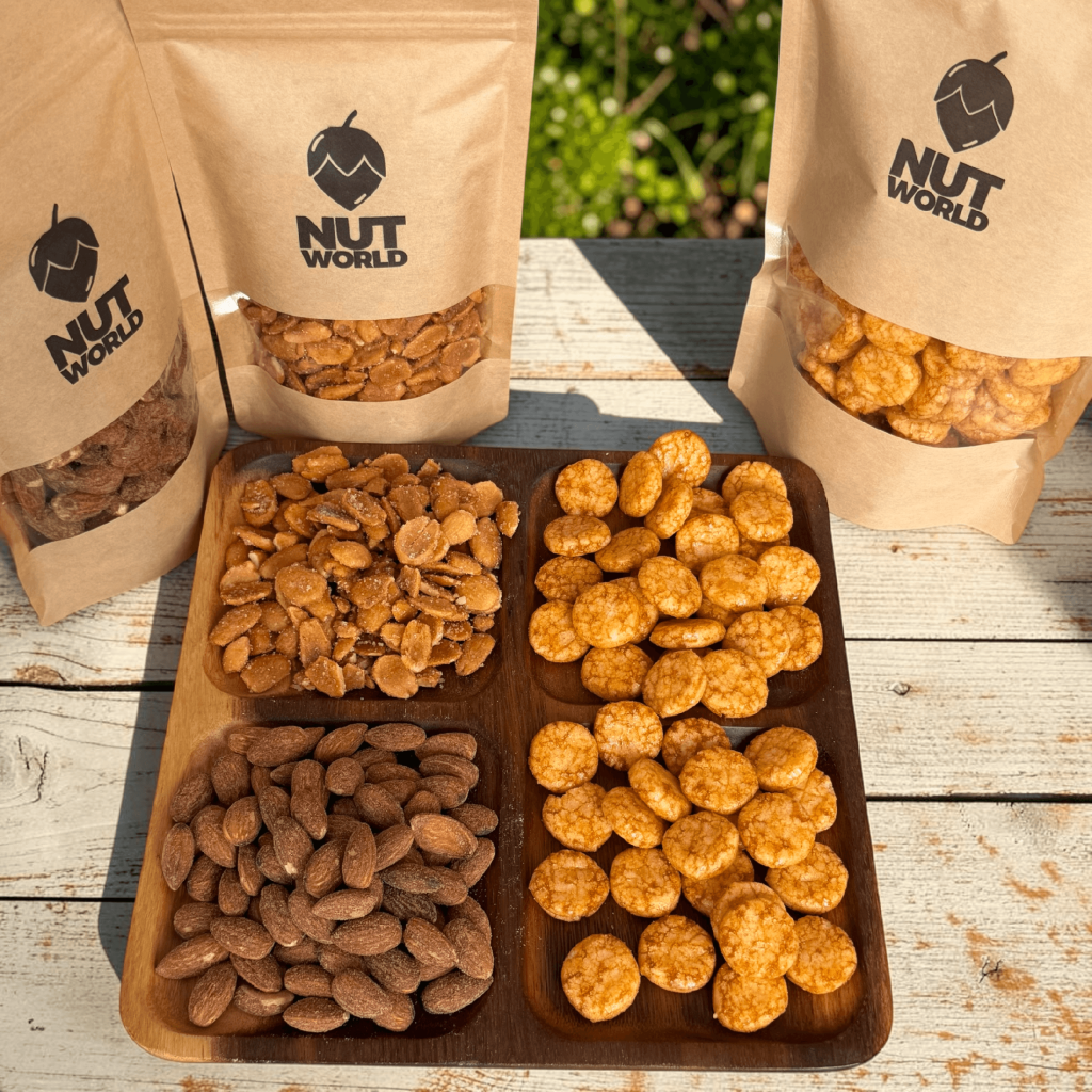 Mandle uzené + Mandle v medu a soli + Krekry chilli — horní pohled